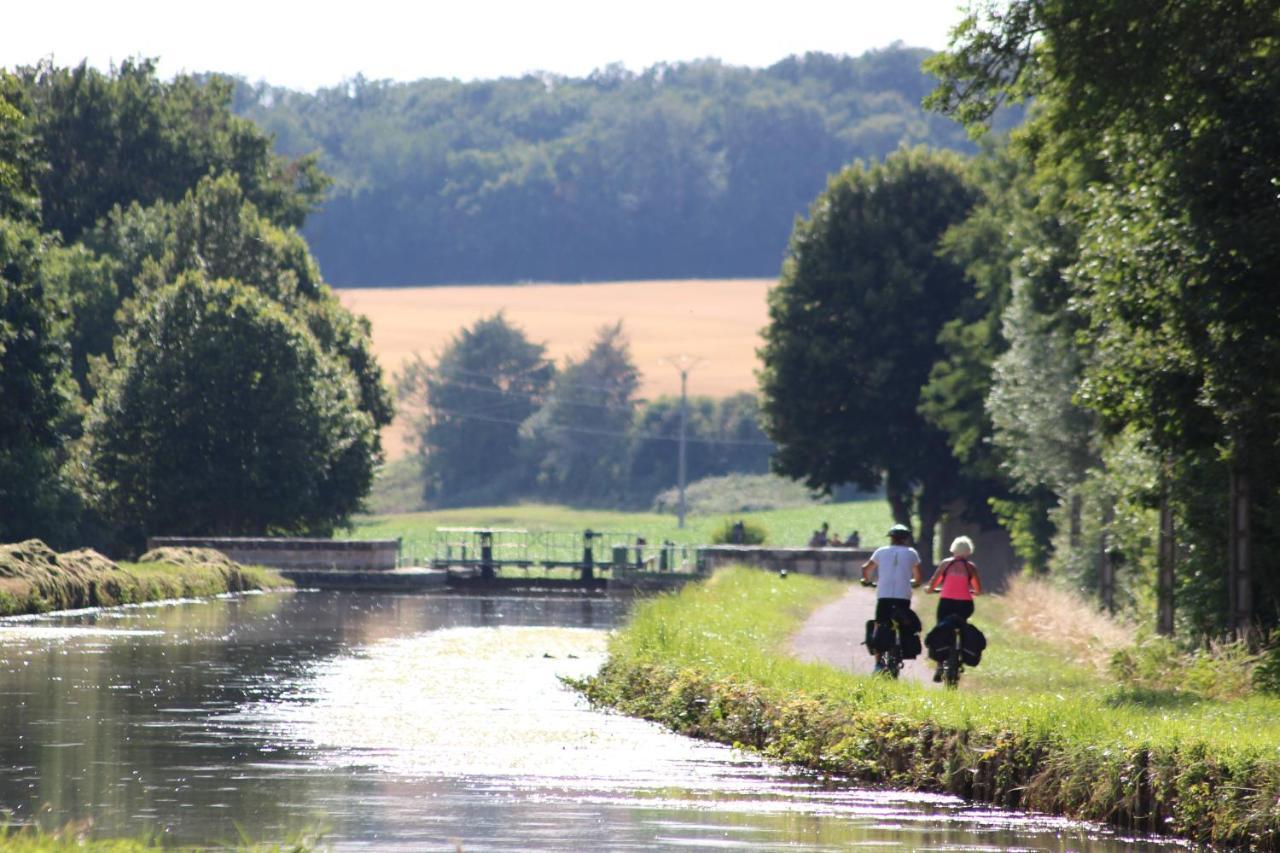 Le Gite De L Andarge Verneuil  Buitenkant foto
